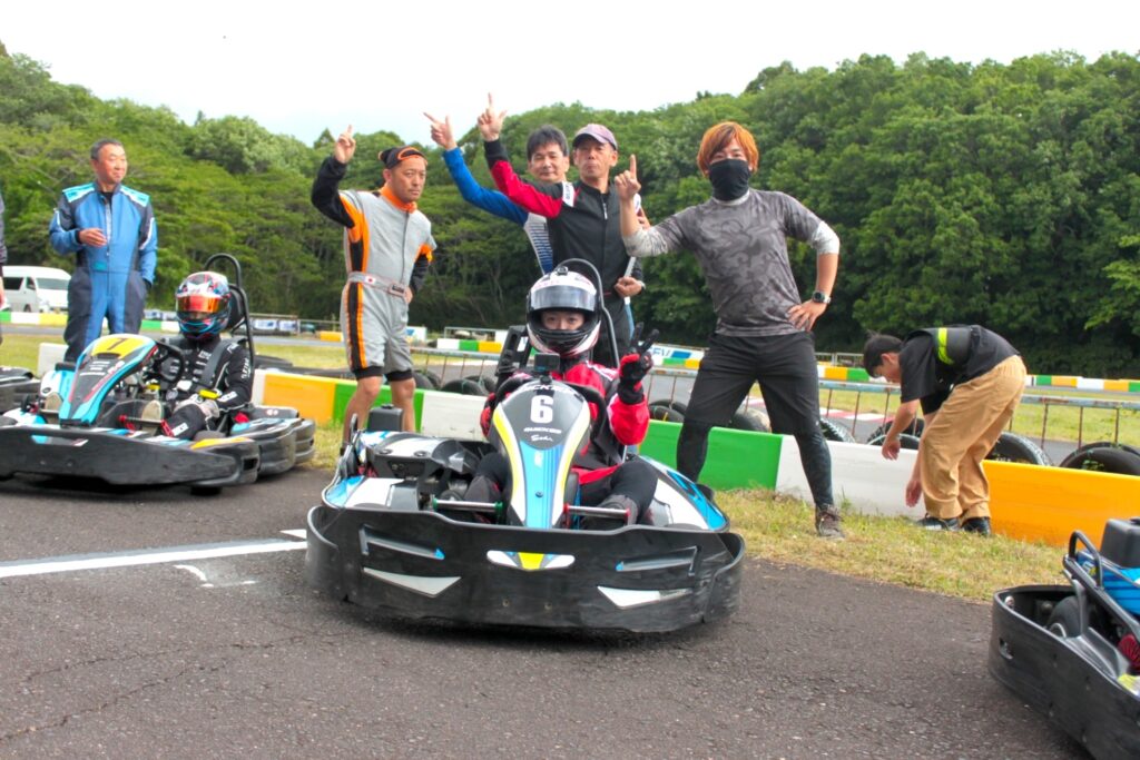 短パンレーシングチームメンバー
