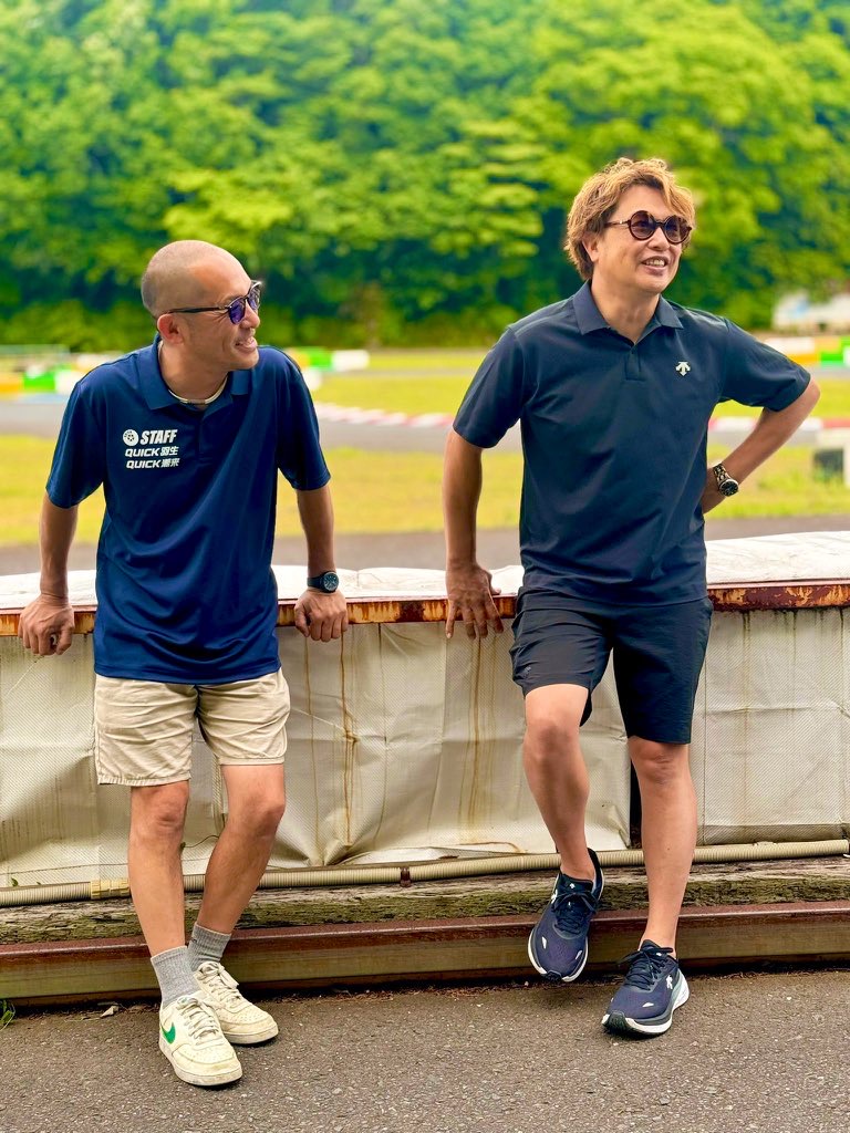 この歳になって貴重な兄弟のツーショット_弟の征人と